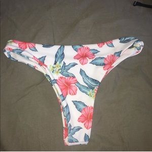 NEVER WORN BATHING SUIT BOTTOMS
